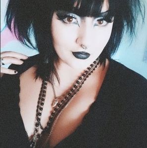 Meet your Posher, Rose